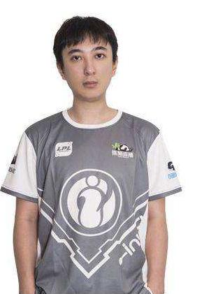 pdd和笑笑解说ig,ig夺冠庆功宴王思聪