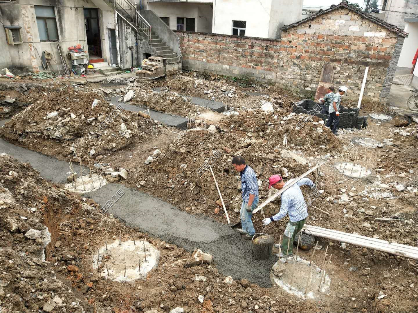 农村建房得多少吨水泥,农村建房用水泥多少钱一方