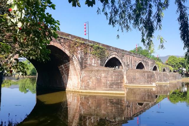 云南禄丰十大恐龙之乡,禄丰恐龙谷恐龙大遗址