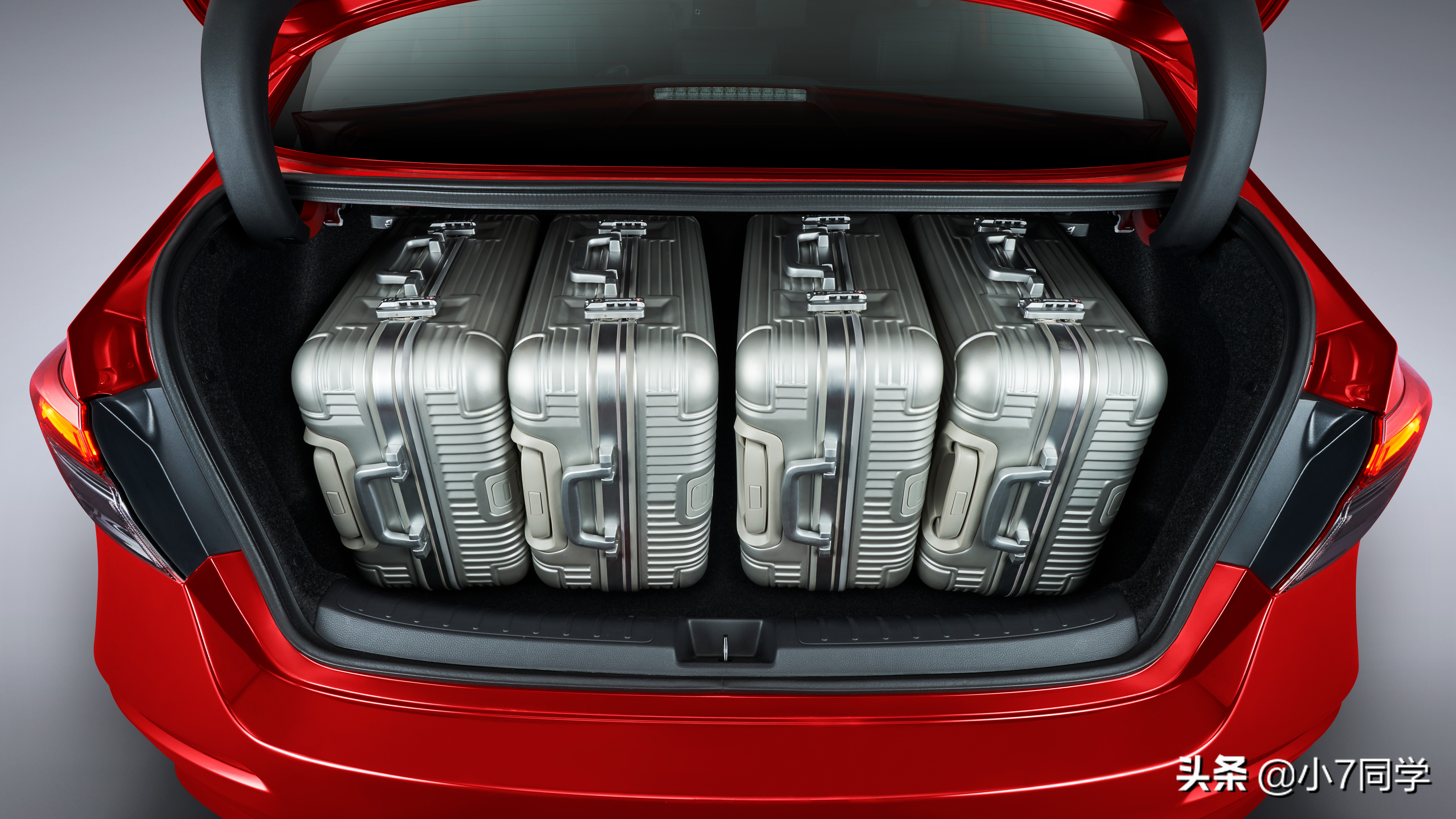 2019款本田思域终于现身颜值更高,本田全新第十一代思域价格