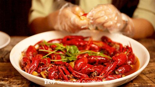 *男猛**深夜在线烧烤！柠溪这间3年串串界老店，变了…