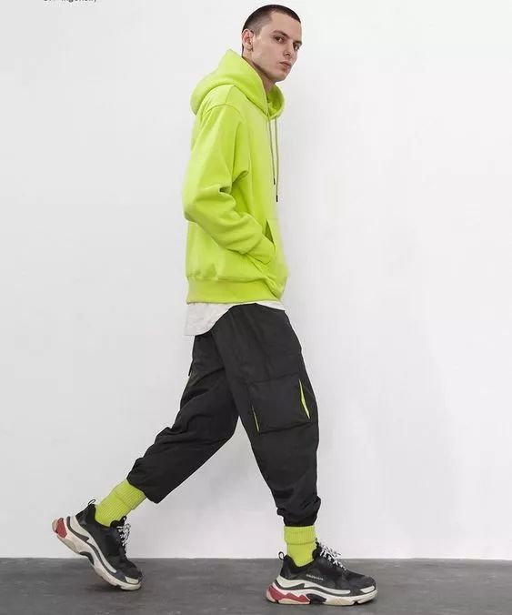 连帽卫衣穿搭技巧秋冬男,高级感潮男加厚连帽卫衣