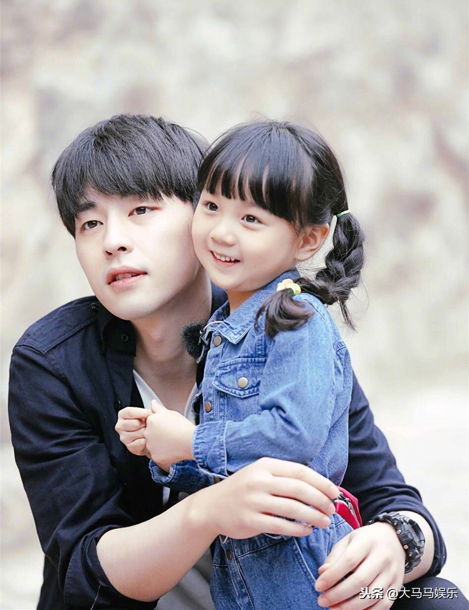 邓伦太白致过曝，摄制组只能更换器材，“牛奶肤邓伦苏”让人羡慕