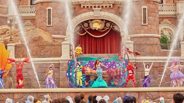 上海迪士尼乐园有多少免费停车,上海迪士尼度假区夏日