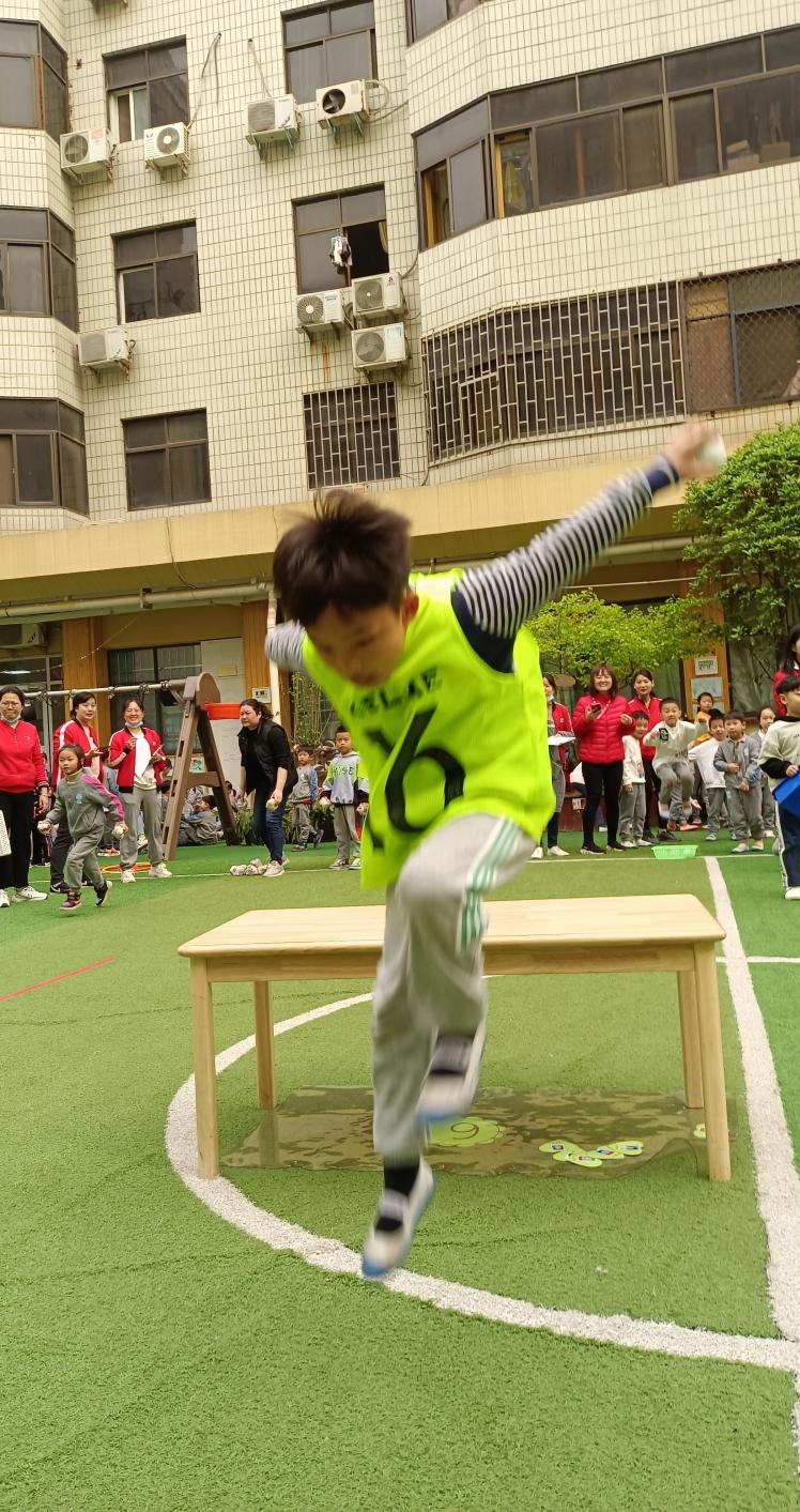 幼儿园足球嘉年华足球比赛视频,幼儿园足球主题游园活动