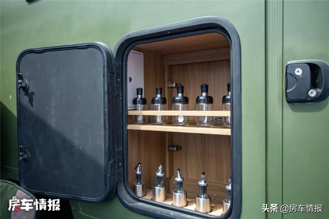 售价不足6万元国产房车,军车民用版房车