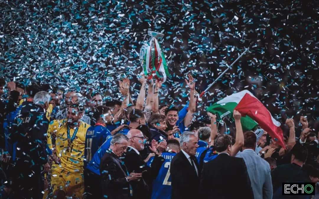 「五楼侃球」蓝色狂想，恍如初识