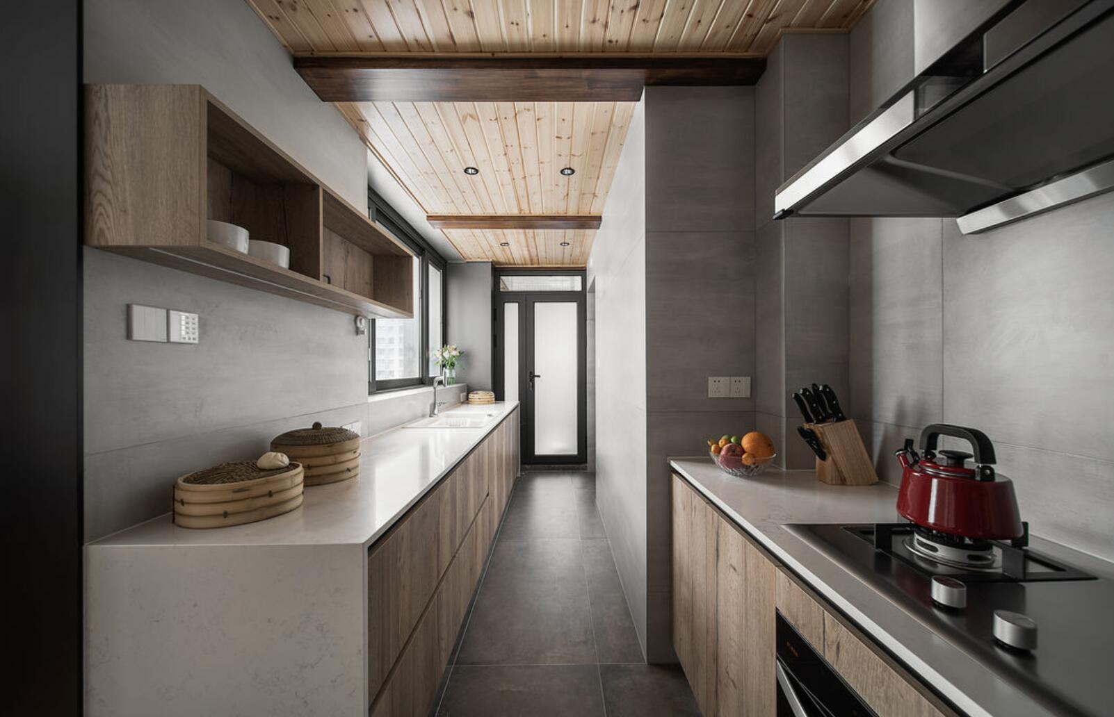 主卧过道型衣帽间设计,过道2.5米设计个衣帽间