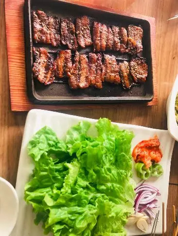 一天卖3万串的烧烤摊,烧烤只卖牛肉串