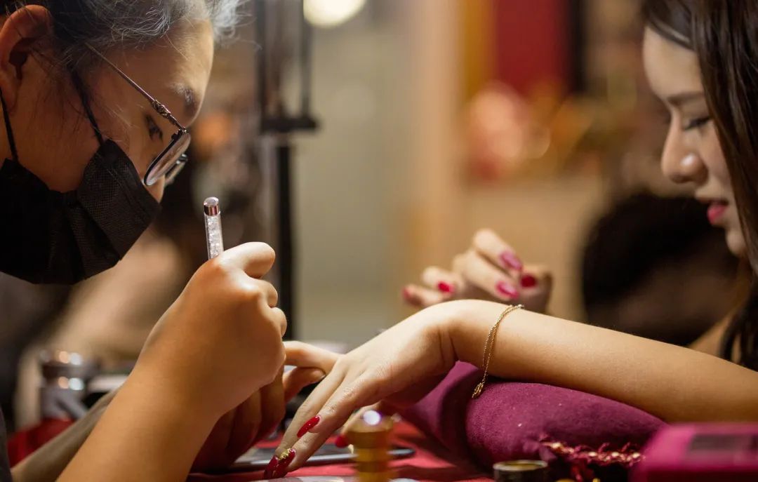 价值几百块钱的美甲款式,20平的美甲店既好看又便宜