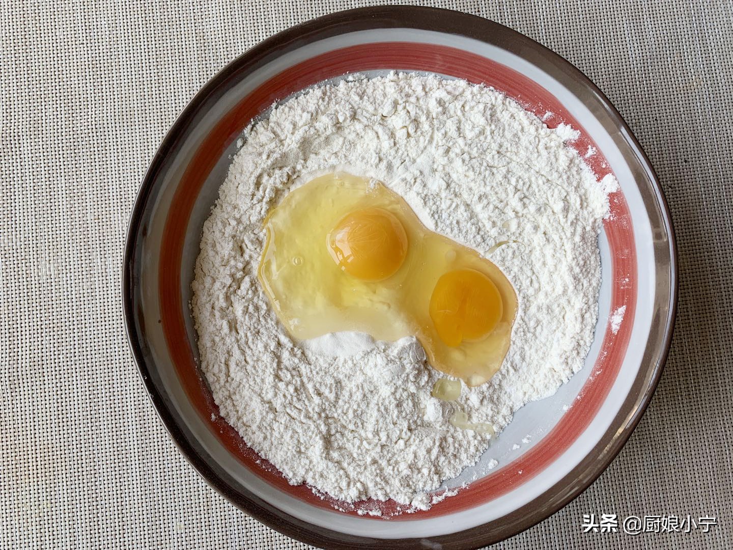 快速炸油条不醒面的方法和配方,油条不发面怎么炸出来又软又蓬松