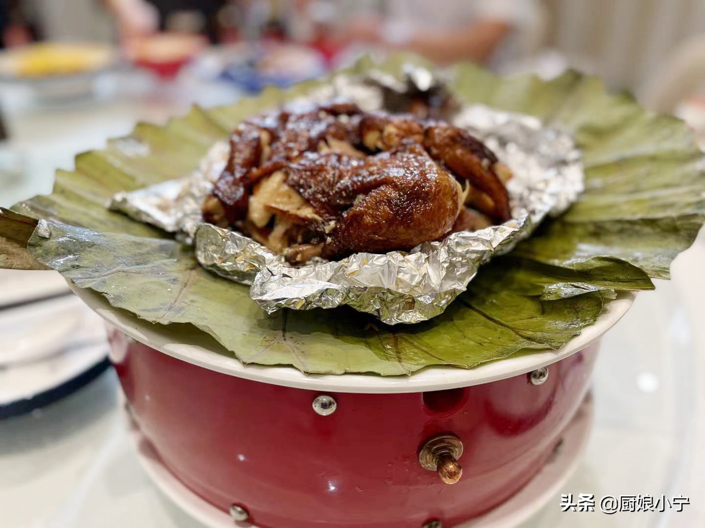 龙抬头，两个侄子过生日，1桌饭菜花880，弟妹不高兴了