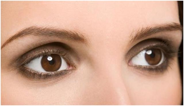 如何让泪沟消失小技巧,泪沟真的毫无办法吗