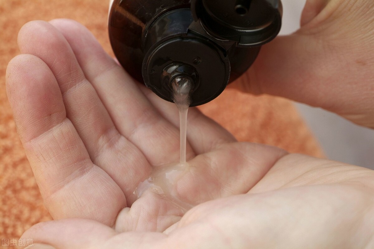 头顶脱发是什么原因如何防治,头顶脱发怎么调理能恢复吗