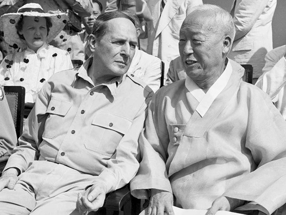 韩国善终的总统,韩国历任总统有没有善终的