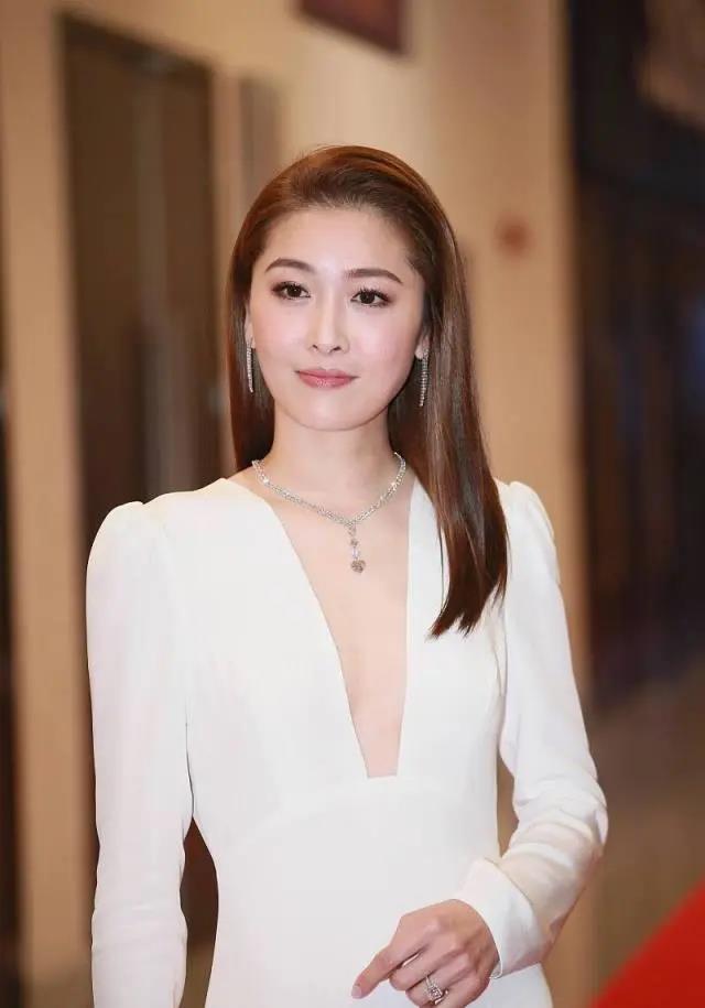 郑嘉颖前任太彪悍，被传为陈冠希堕胎2次，却让傅程鹏抛妻弃子