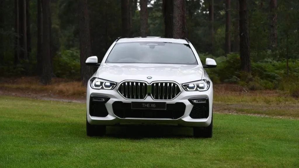 宝马x5和x6哪个更值得买,宝马x6二手车值不值得购买