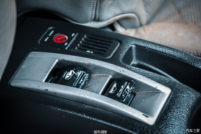 2014进口标致307cc敞篷2.0自动,05年标致307cc敞篷二手车多少钱