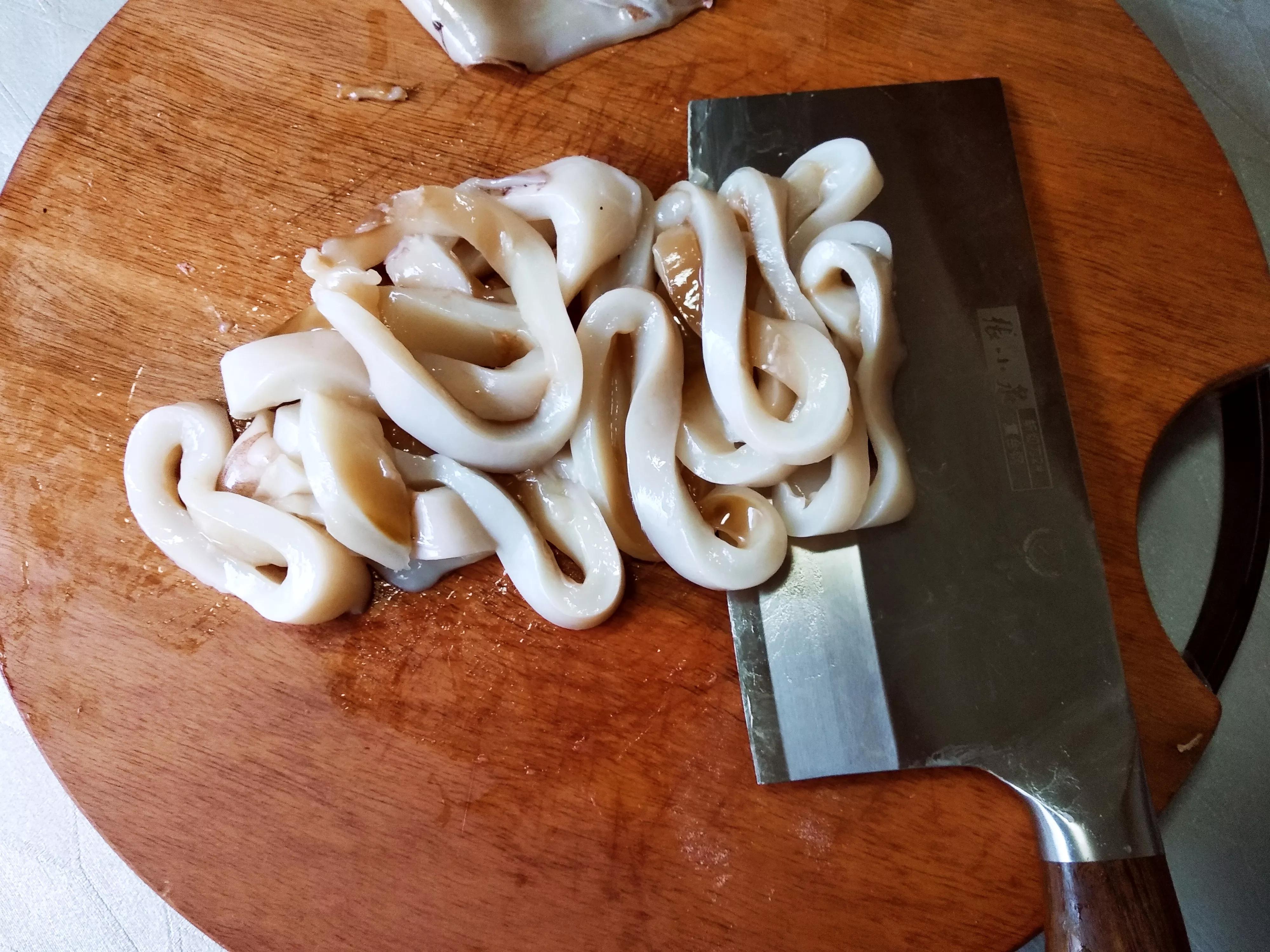 饭店炸鱿鱼圈金黄酥脆,饭店炸鱿鱼的做法