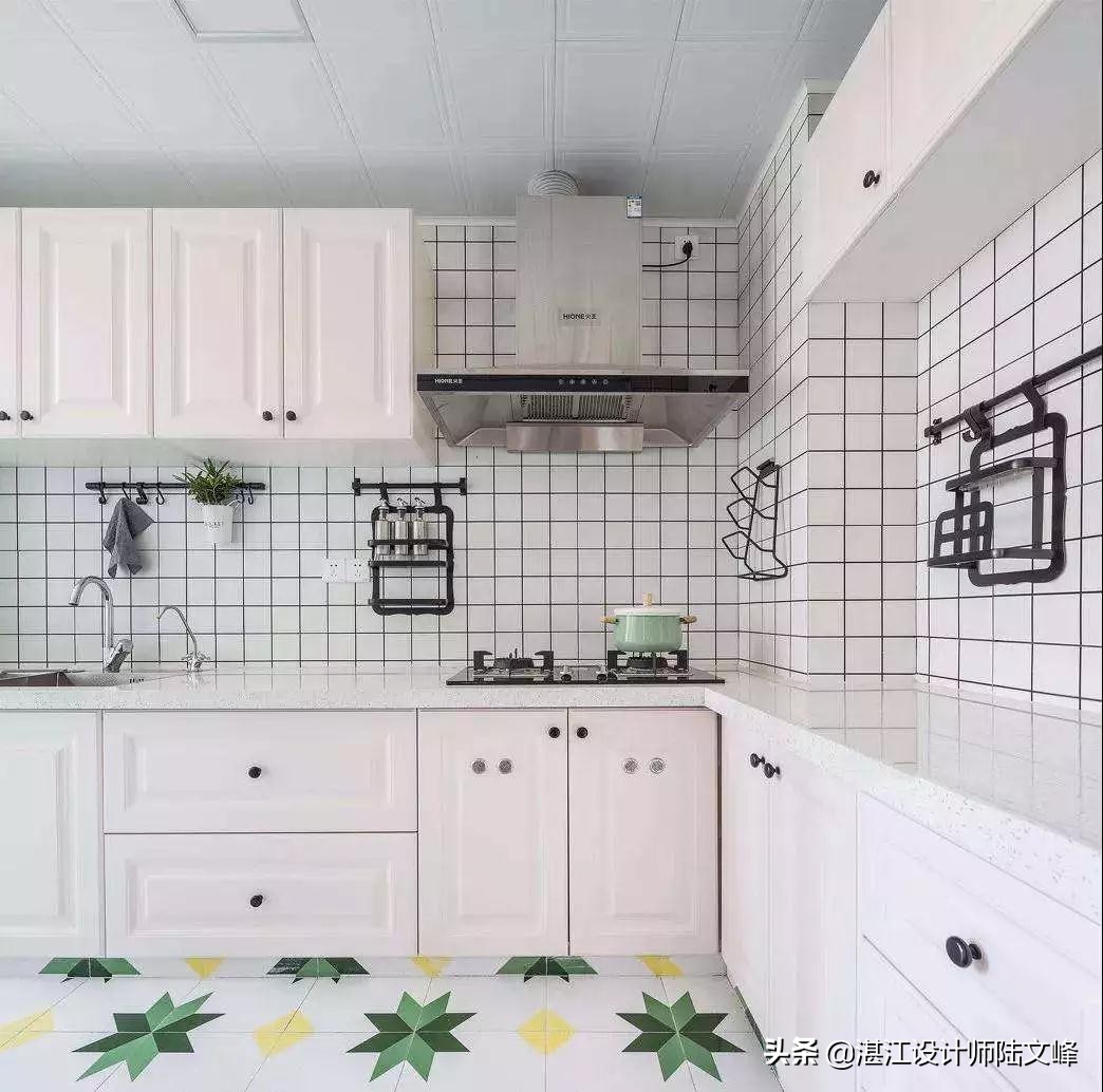 厨房贴网红小白砖好看吗,800x800瓷砖上墙厨房好看吗