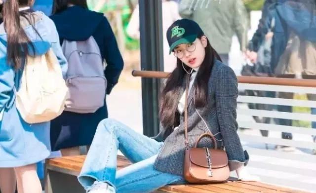 *生妹学**才戴眼镜？别闹了，这么想的人难怪时髦不起来！