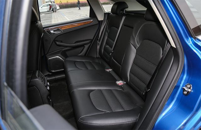 情人节开奥迪送白菜,情人节开奥迪见女朋友