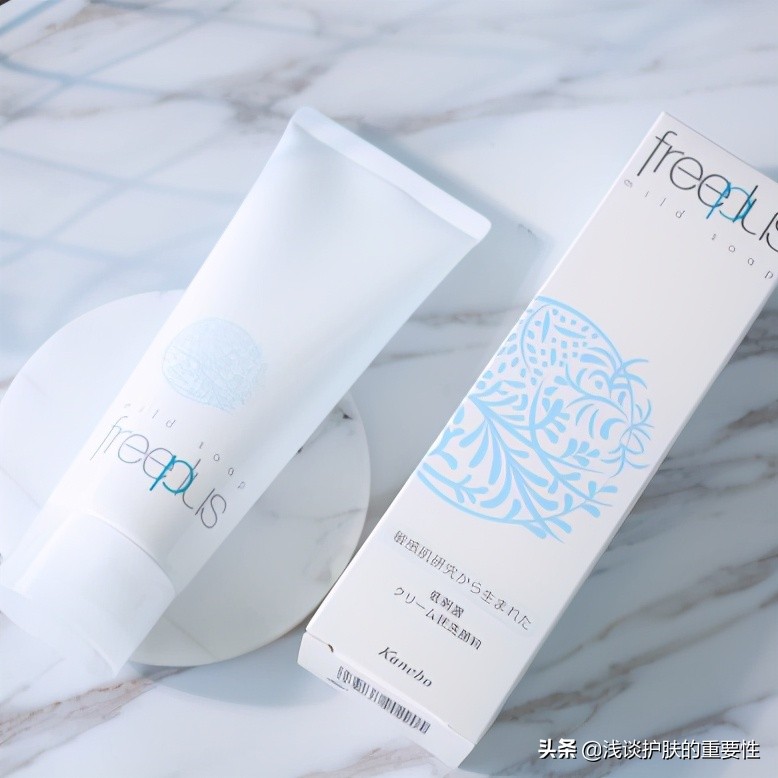 一天中要涂几次护肤品,通常按照哪个顺序进行?