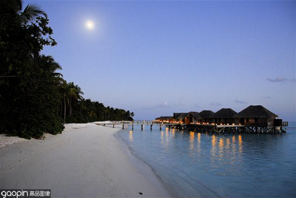 马尔代夫世外桃源海滩度假村,马尔代夫满月喜来登