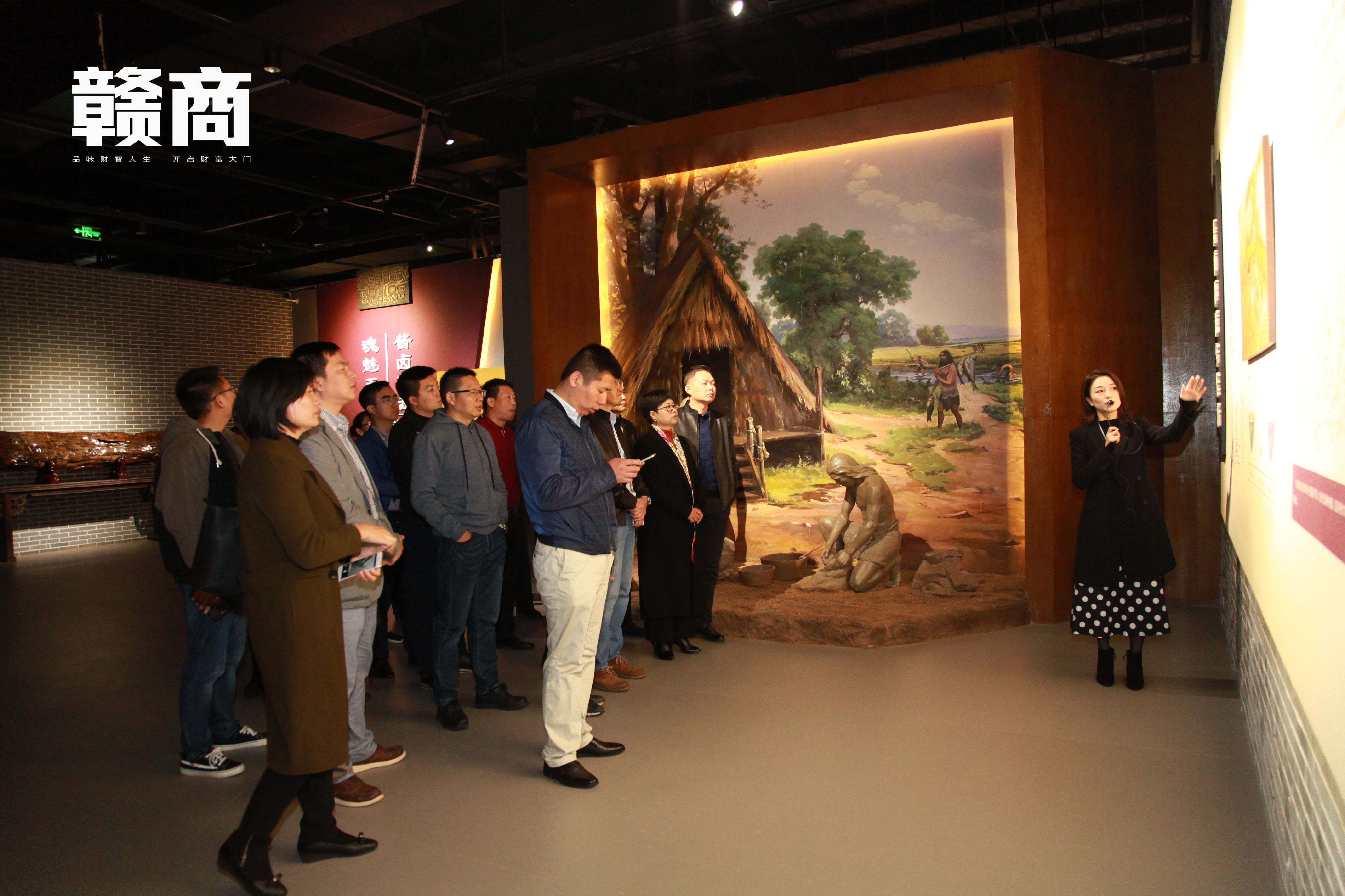 游学季成员到煌上煌集团总部后，“煌亲”都按捺不住内心的狂欢了