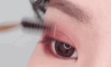 吴谨言迪丽热巴对比惨烈，热巴年纪更小却因这个bug显老10岁？