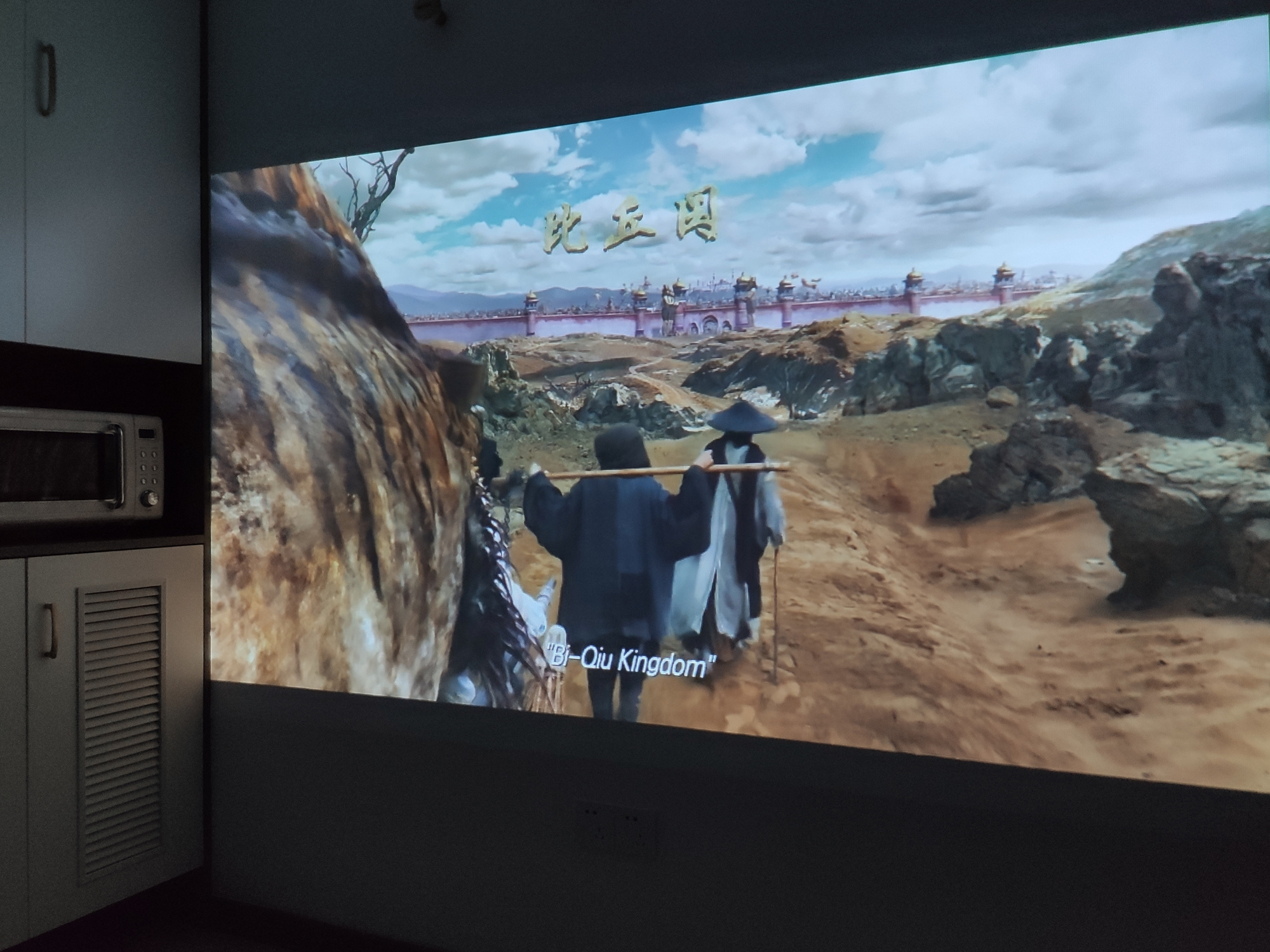 投影仪小巧可以投天花板,投影仪可以做到很小吗