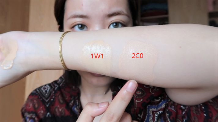 夏日控油持久不暗沉粉底液,dw粉底液1w0全脸试色