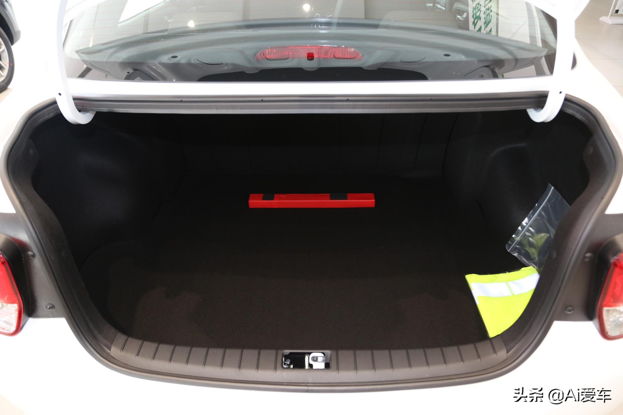 省油性价比高的车5万左右自动挡,现代瑞纳最新款顶配