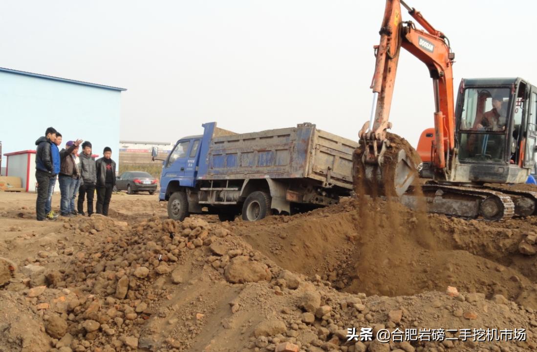 学开挖掘机前景怎么样啊,学挖掘机前景怎么样