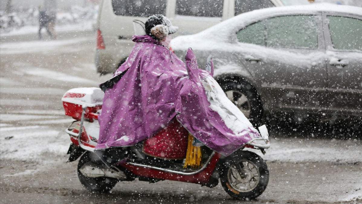 冬天路滑电动车怎么防滑小技巧,冬天电动车防滑