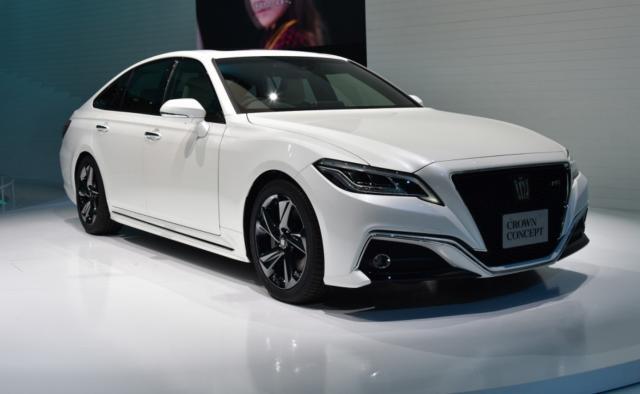 丰田皇冠王者归来，百公里加速7.4s，油耗却为12L