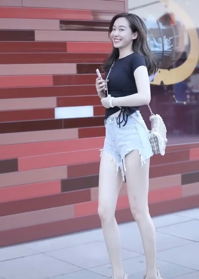 休闲萝卜裤配老爹鞋,高腰直筒裤搭配老爹鞋