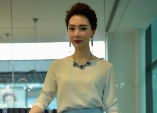 旗袍女皇陈数现状,旗袍女王陈数晒最新美照