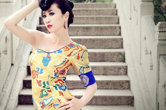 同是“后天”亿万富婆,你娶芙蓉姐姐,还是黄圣依?