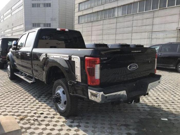 比猛禽还猛，19款福特F450霸气亮相