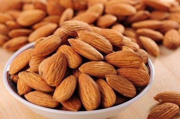 食鉴本草苦杏仁,药食两用的杏仁