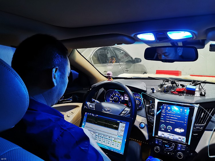 音响要好听大家都这么改:厦门8代索纳塔升级8音度DIMGX6S