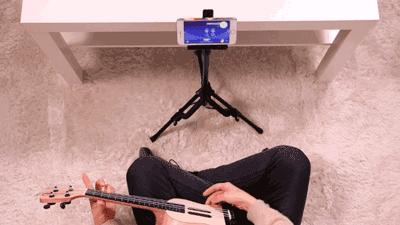 只需十分钟小白也能钢琴弹唱,智能尤克里里新手入门教程