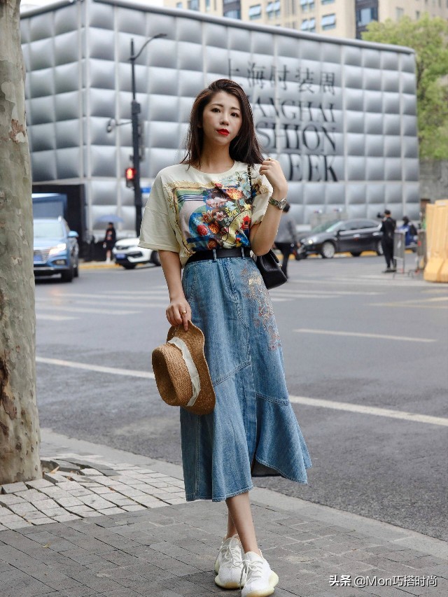 半身裙怎么穿才够好看,夏天黑色a字半身裙搭配什么鞋子