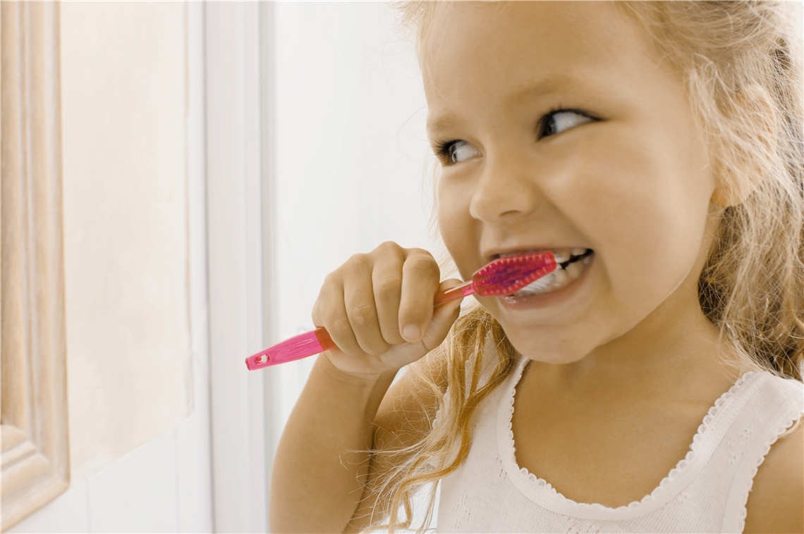 女儿暴躁的脾气怎么教育,跟孩子讲道理都不听怎么教育