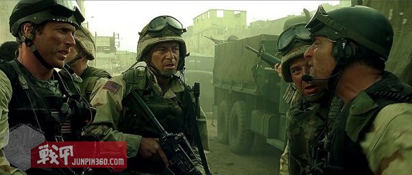 美国黑鹰战机坠落视频,黑鹰坠落最震撼视频