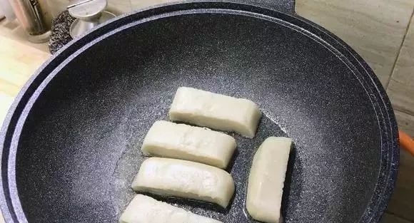 糯米粉炒一下做糍粑是不是更好吃,糯米粉怎么用微波炉做糍粑最好吃