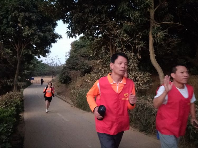 魅力深马,微马同行!六约微马助力深圳国际马拉松