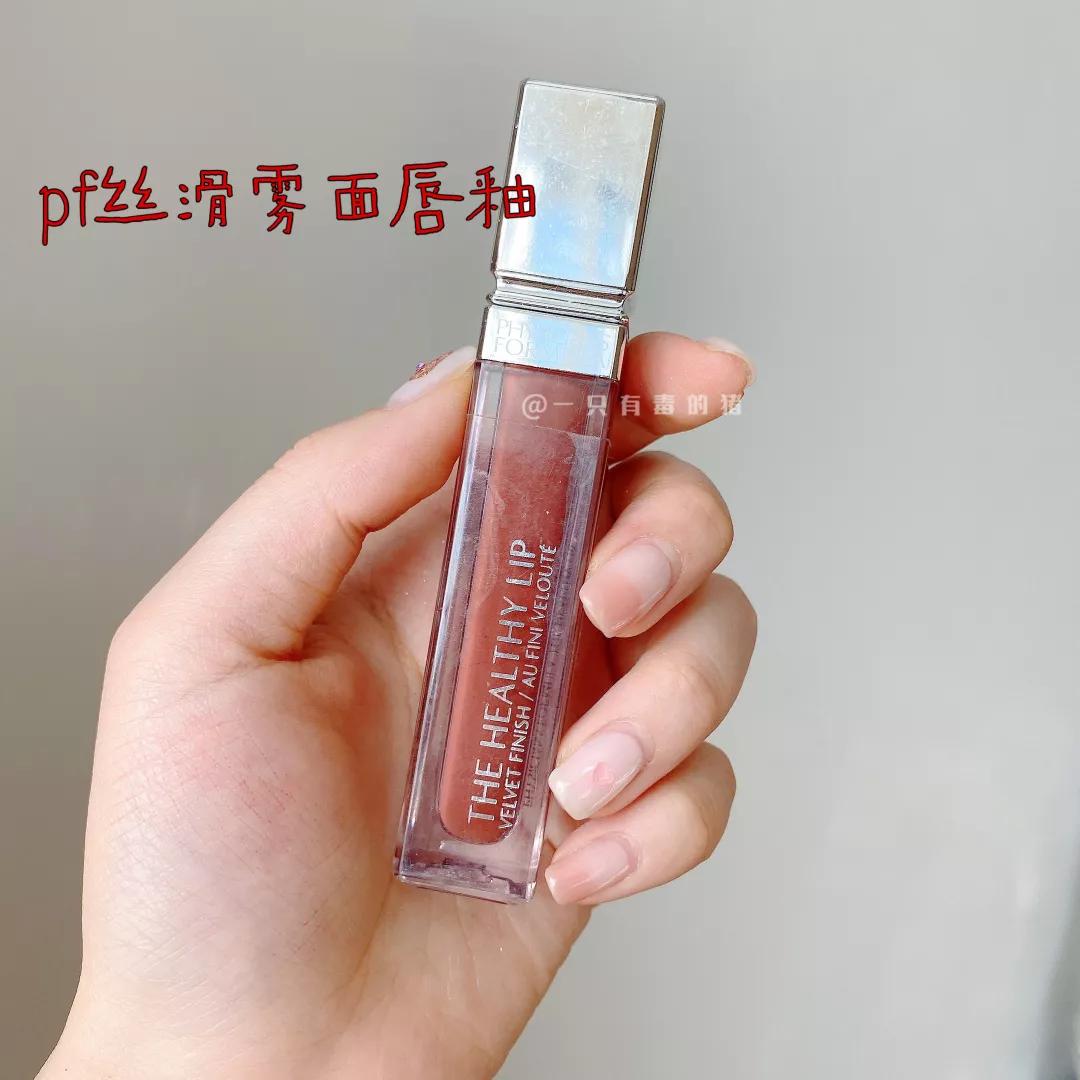 来看看闺蜜的化妆包,姐妹们的化妆包