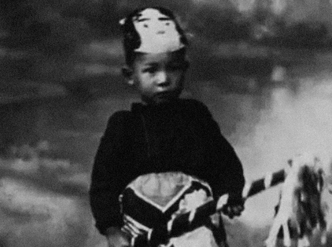 日本著名设计师三宅一生代表作,日本服装设计师三宅一生